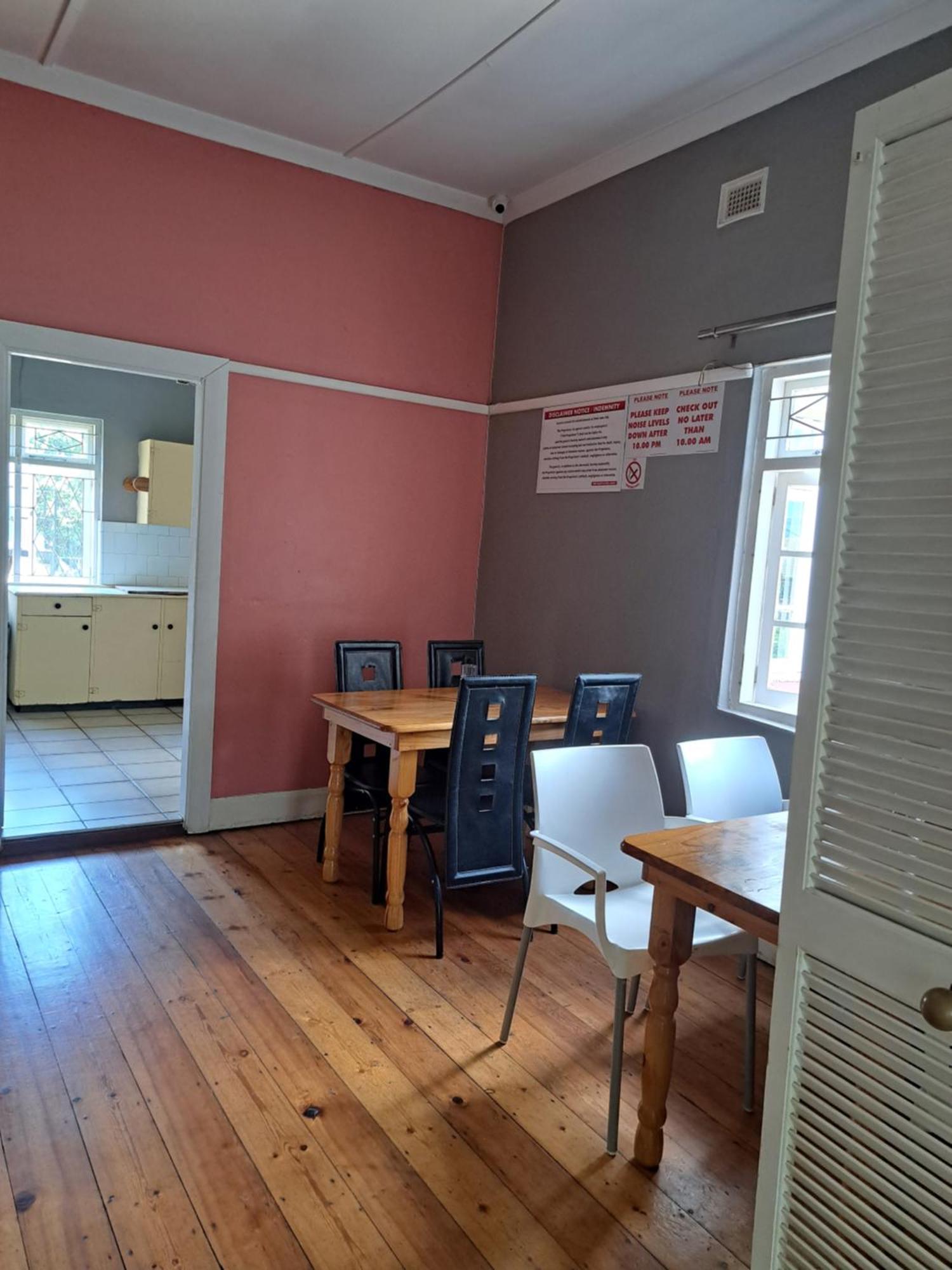 Pmb Backpackers Lodge ピーターマリッツバーグ エクステリア 写真